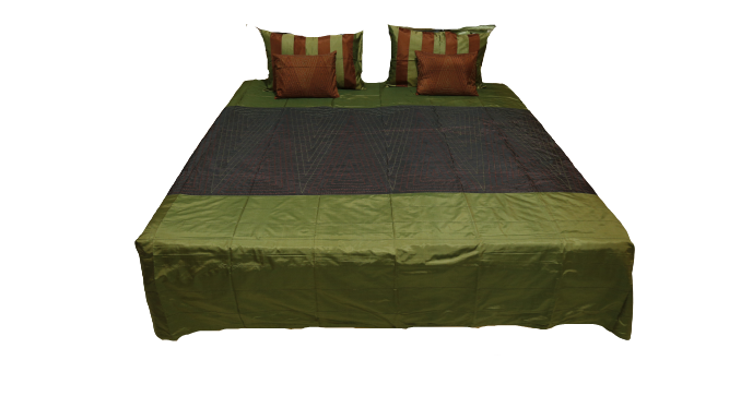 Linb Kantha Double Bedcover with 2 Pillow Covers and 2 Cushion Covers