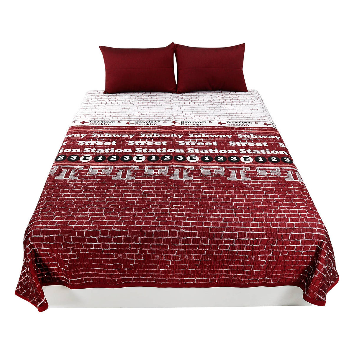 Maroon text print cotton double bedcover with 2 pillow covers