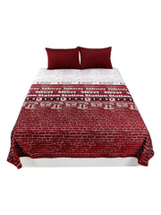 Maroon text print cotton double bedcover with 2 pillow covers