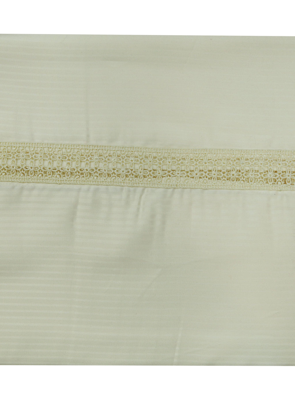 Solid cream cotton bedsheet with a woven crochet lace trim band