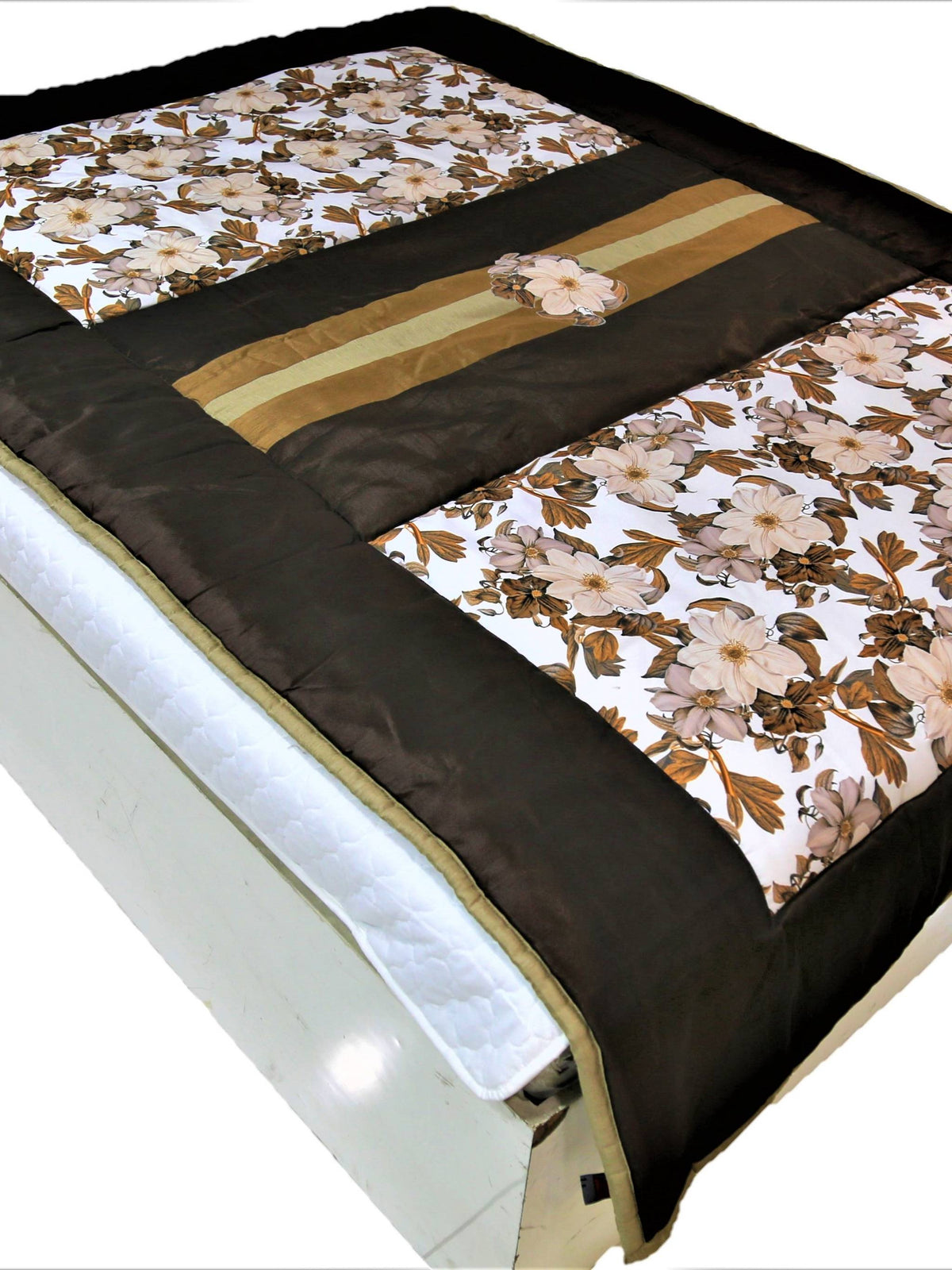 Cream polycotton single bed quilt with brown floral print and dark brown border