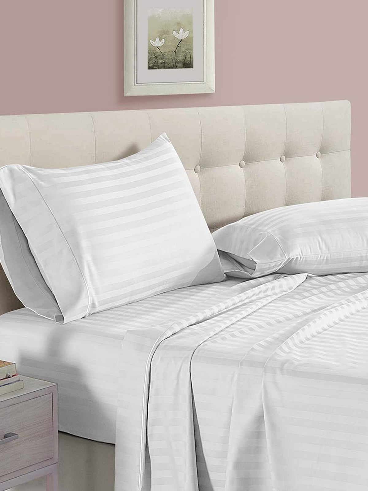 White Printed Cotton Bedsheet Set front view