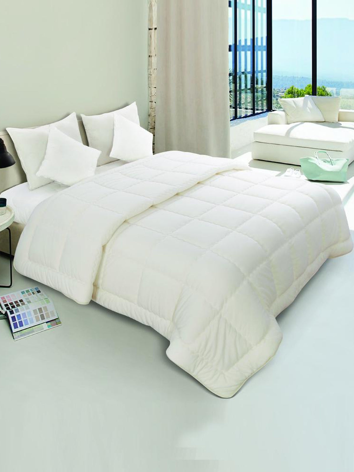 Ivory-white microfiber king bed quilt, plain antiallergic winter comforter