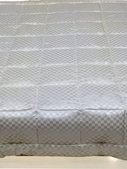 White checkered microfibre single bed quilt