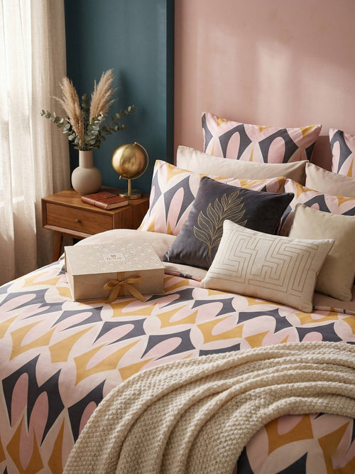 Voyage Double Bedsheet Gift Box With Pillow Cover