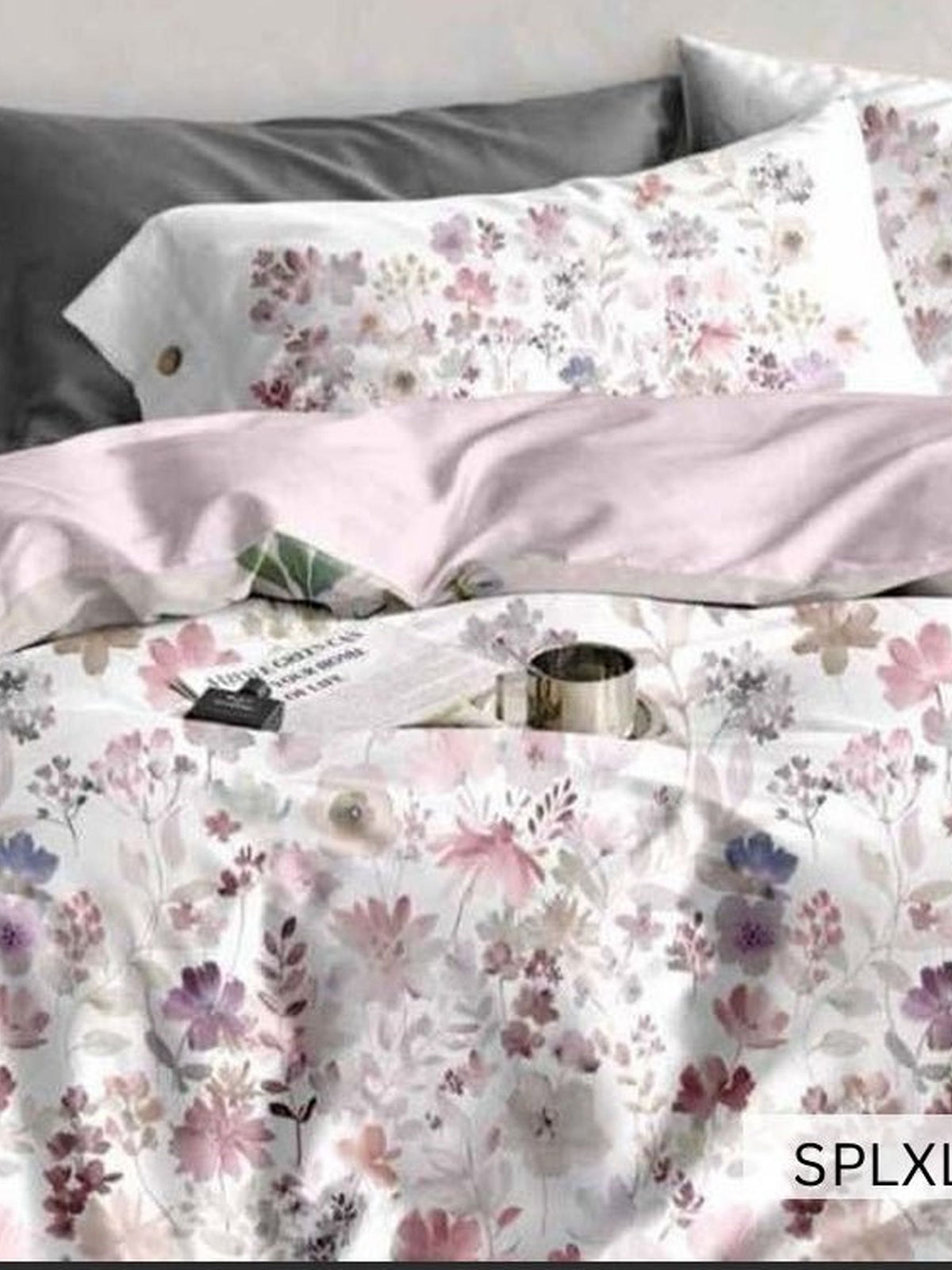 White bedsheet with dense pink and lilac meadow flowers, English Home 220TC SPLXL498
