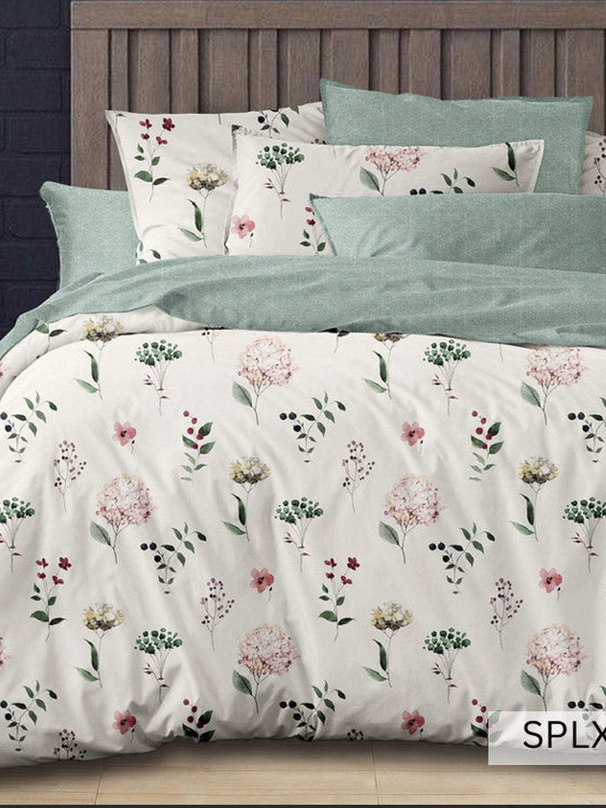 White bedsheet with pink and green wildflower sprigs, English Home 220TC SPLXL524