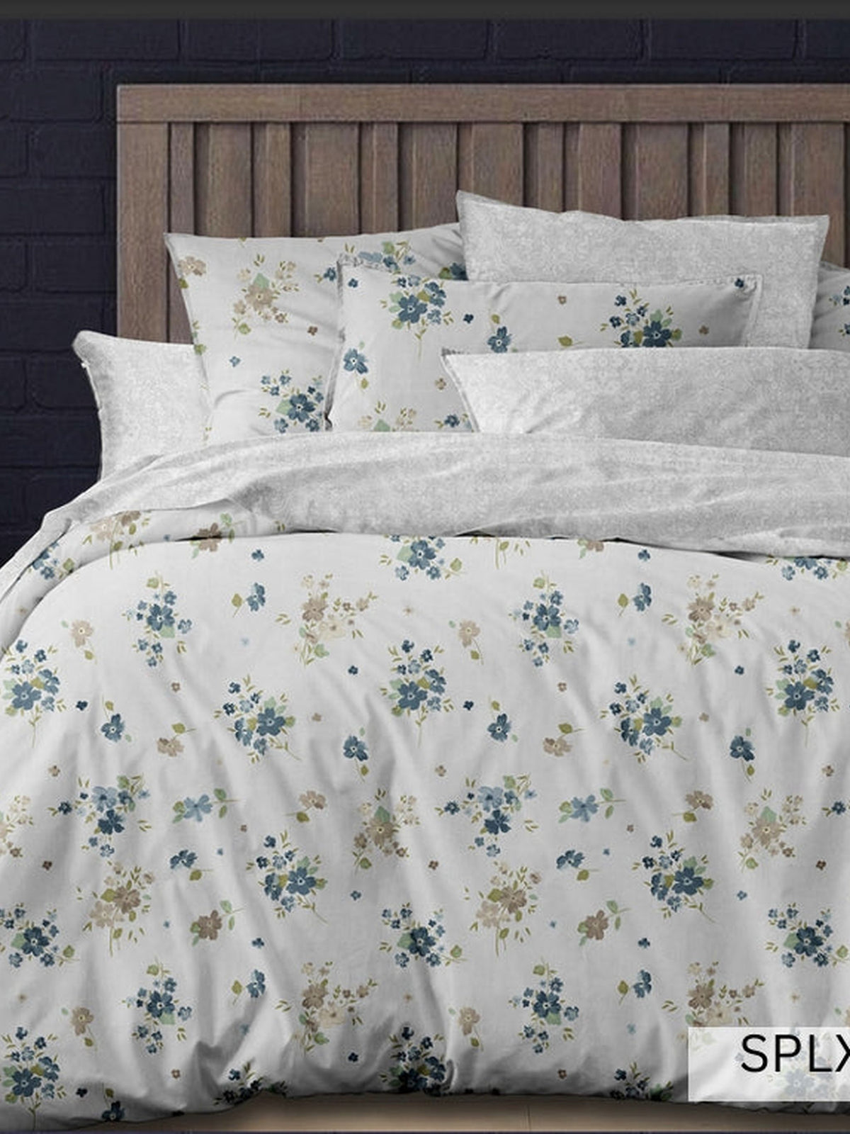 White bedsheet with small teal and olive floral sprigs, English Home 220TC SPLXL527