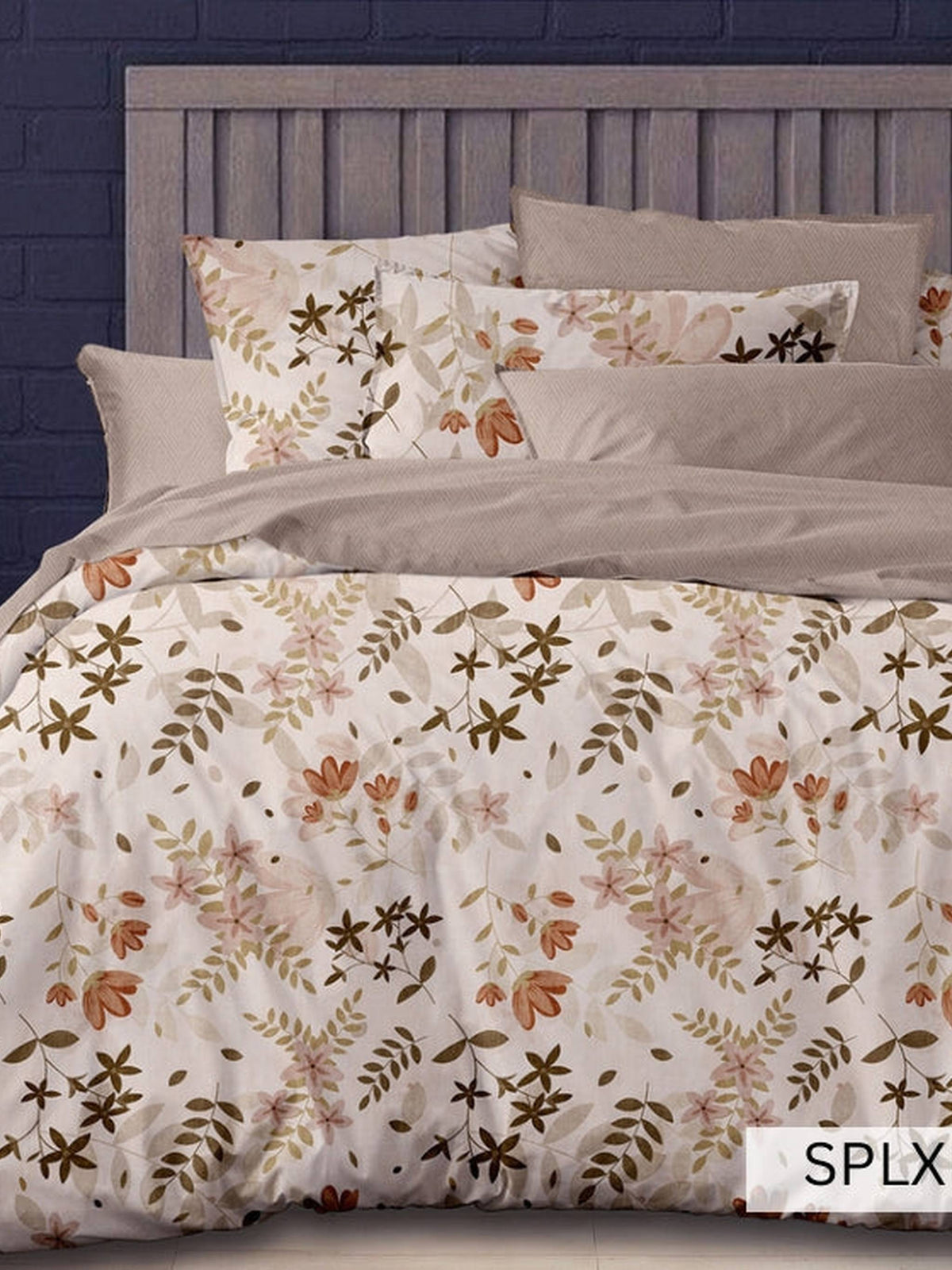 Cream bedsheet with tan autumn ferns and leaf sprays, English Home 220TC SPLXL528