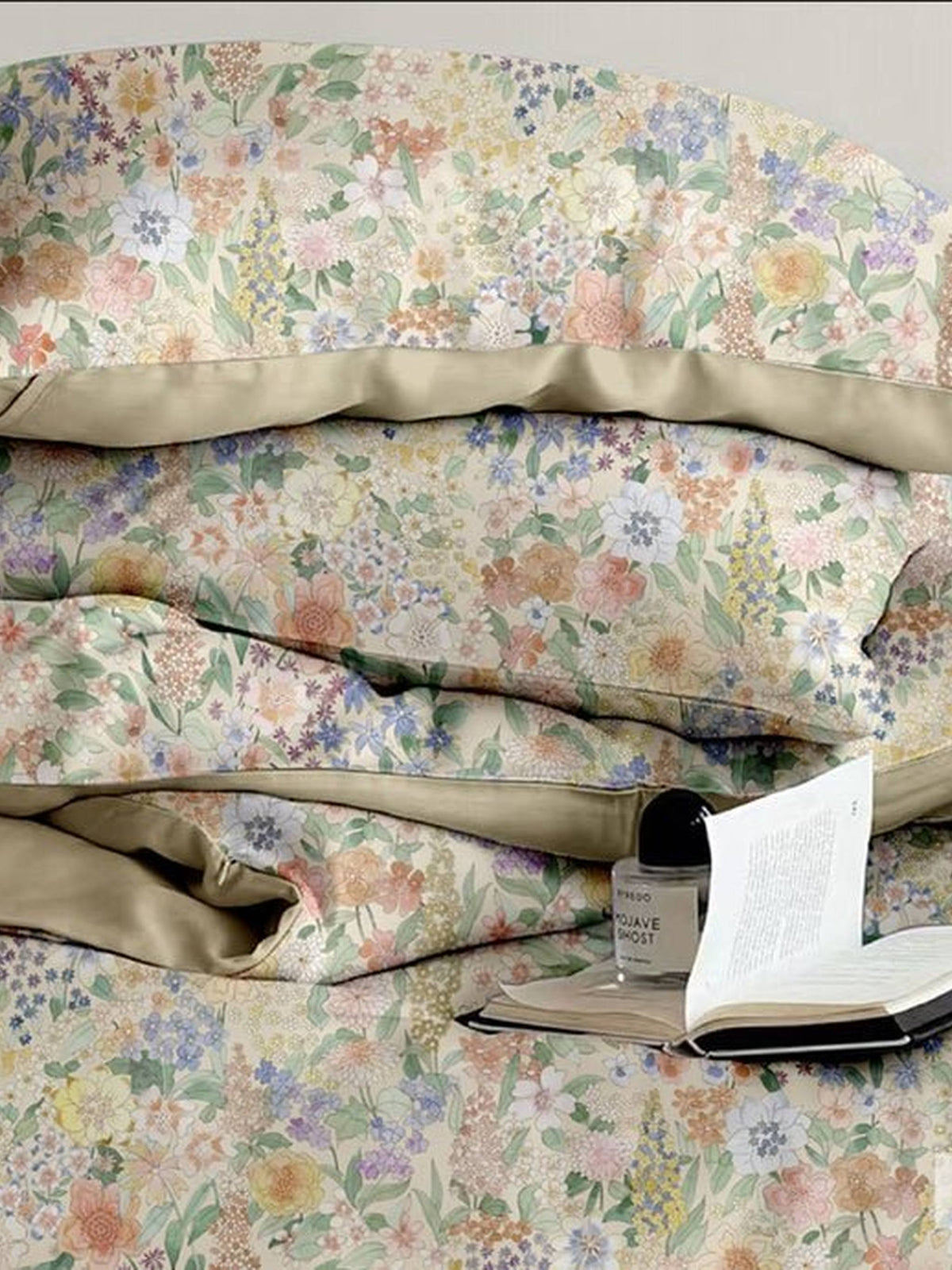 Ivory pastel cottage garden floral with sage border, Four Seasons 350TC FSXL 40501
