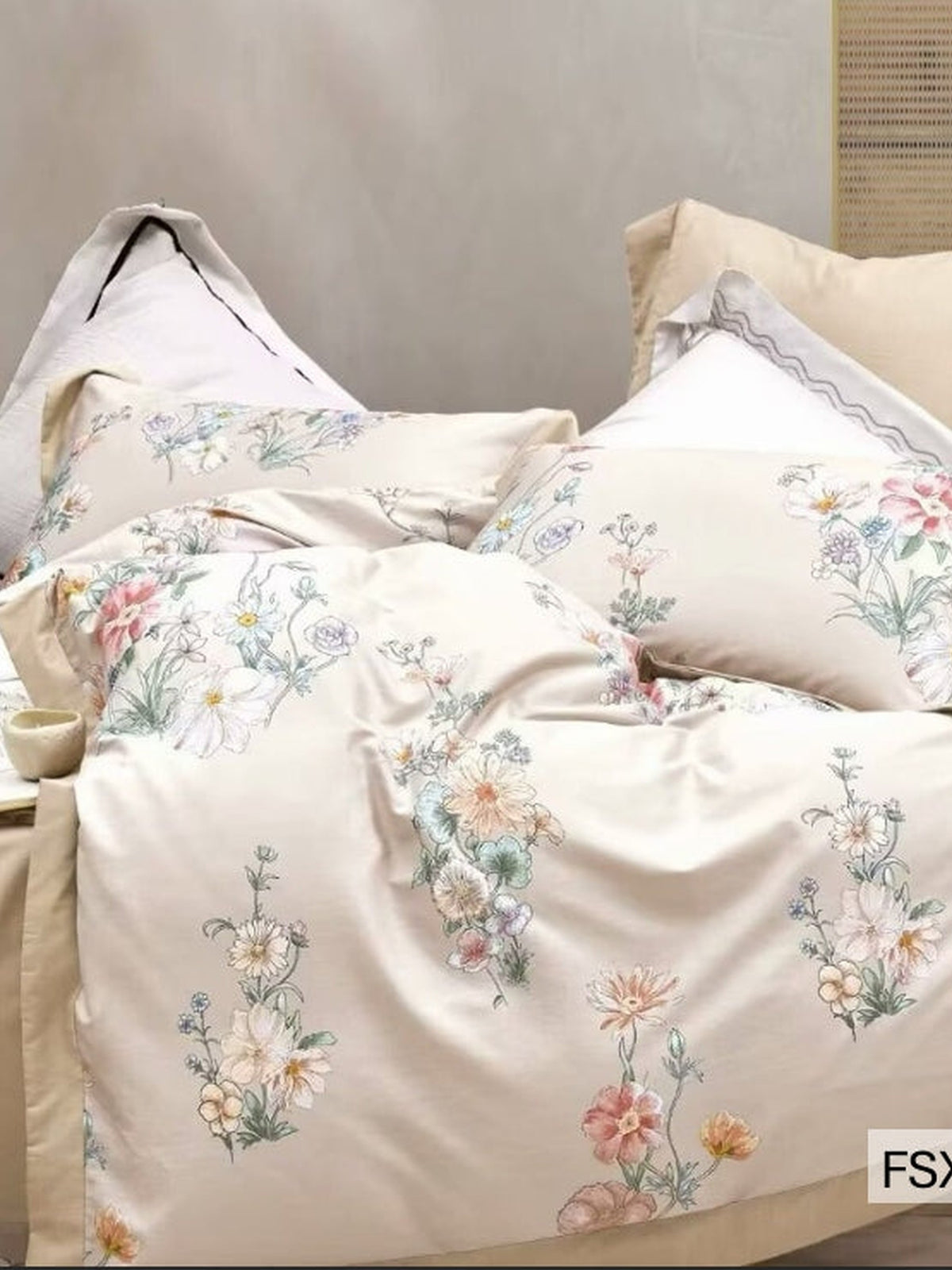 Cream bedding with fine botanical wildflower sprigs, Four Seasons 350TC FSXL 40412