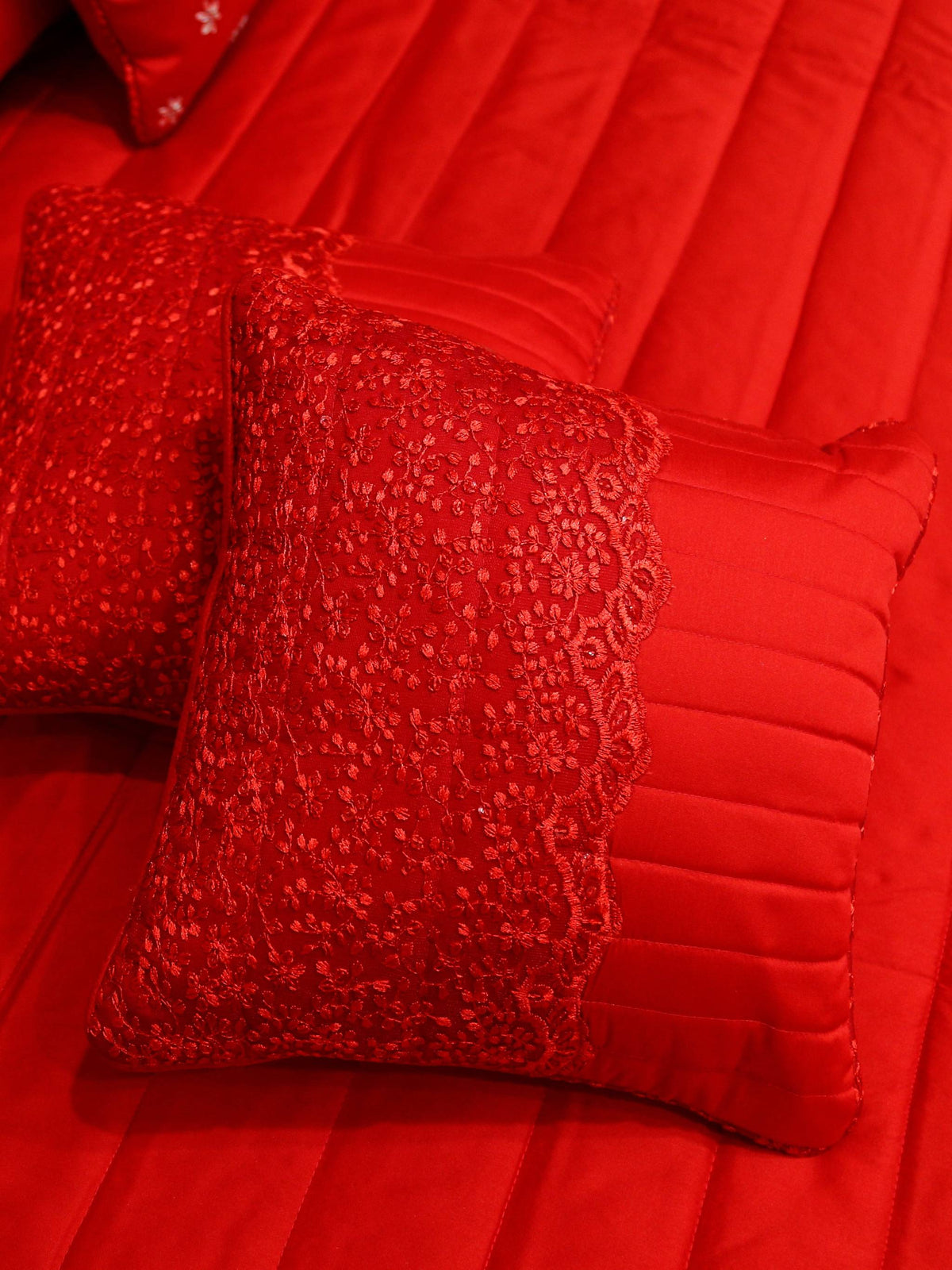 Turkish Beauty Double Bed BedCover 6 Pcs Set(1 bedcover+ 2 Pillow Covers + 2 Cushion Covers + 1 Highlighter) - Jagdish Store Online 