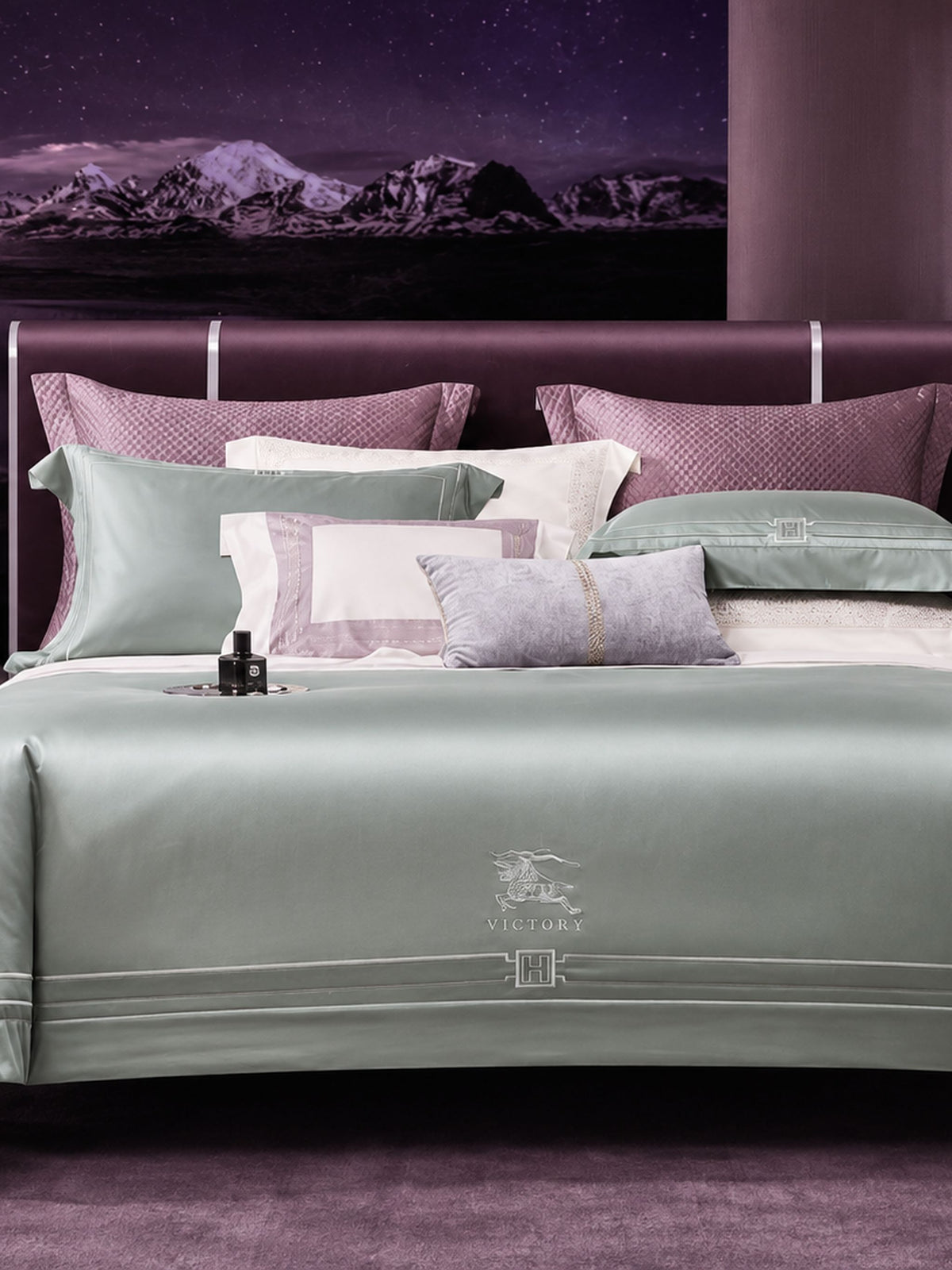 Horse embroidered cotton bedding set with duvet cover and pillow covers