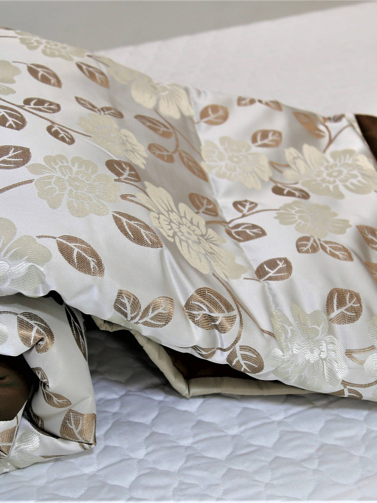 Brown Polycotton Quilt front view