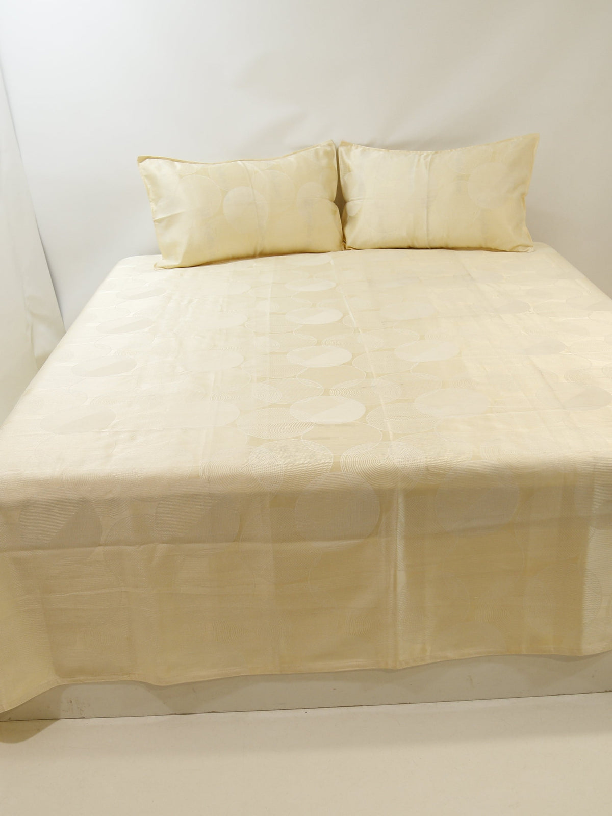 Self Design Polyester BedCover 108 X 108 Inch Set-(1 bedcover+ 2 Pillow Covers) - Jagdish Store Online Since 1965