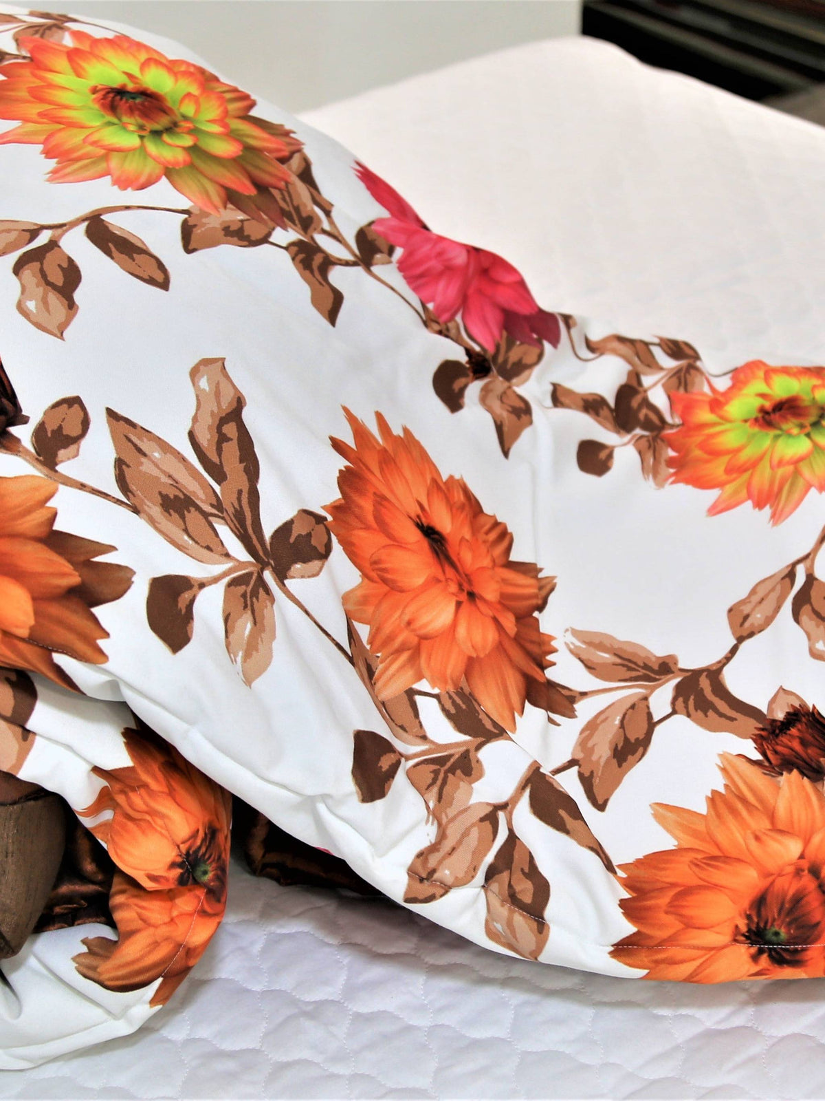 Floral Printed(Brown) PolyCotton Quilt (90x108 Inch)-400 GSM - Jagdish Store Online Since 1965