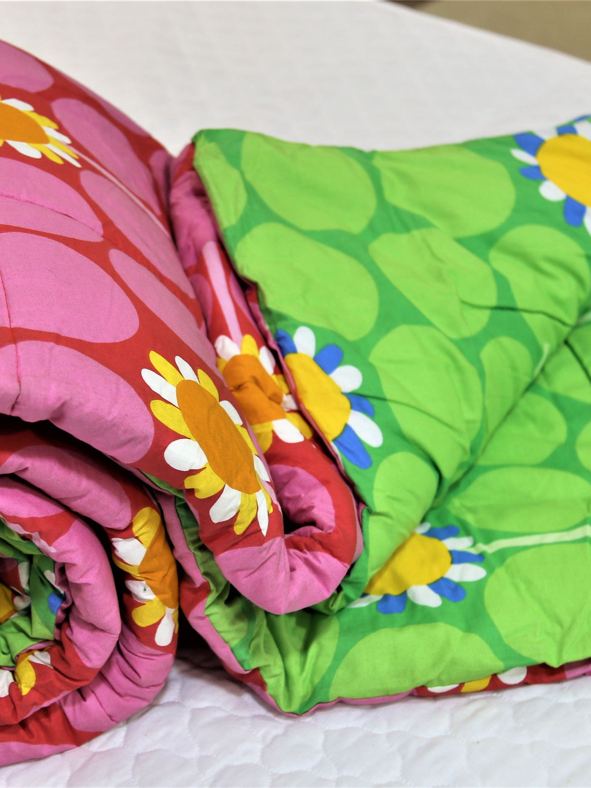 Printed(Pink/Green) Reversible Cotton AC Quilt (90x108 Inch)-250GSM - Jagdish Store Online Since 1965
