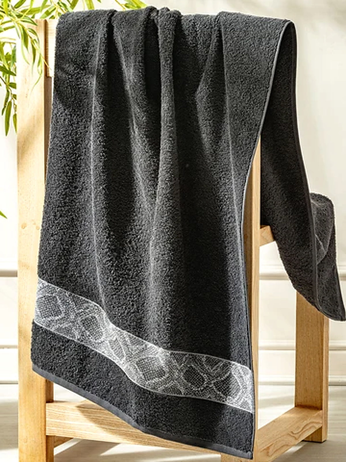 Picasso Bath Towel Diamond Border
