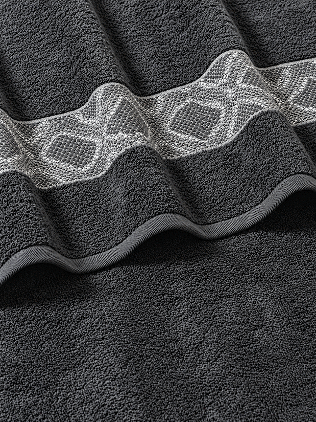 Picasso Hand Towel Diamond Border