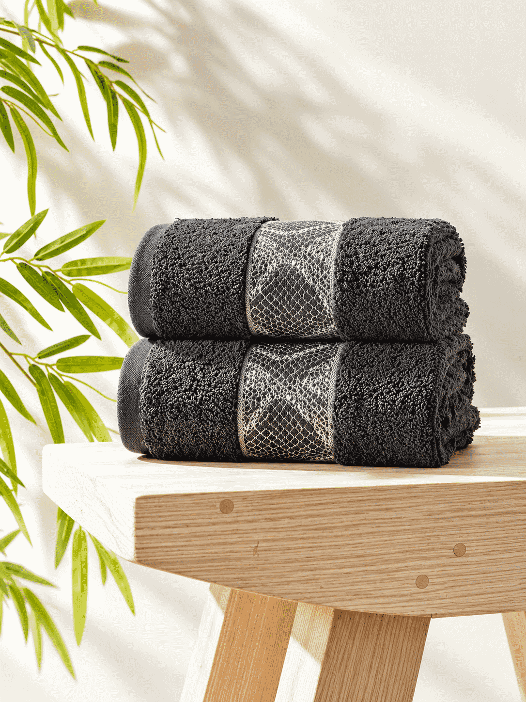 Picasso Hand Towel Diamond Border