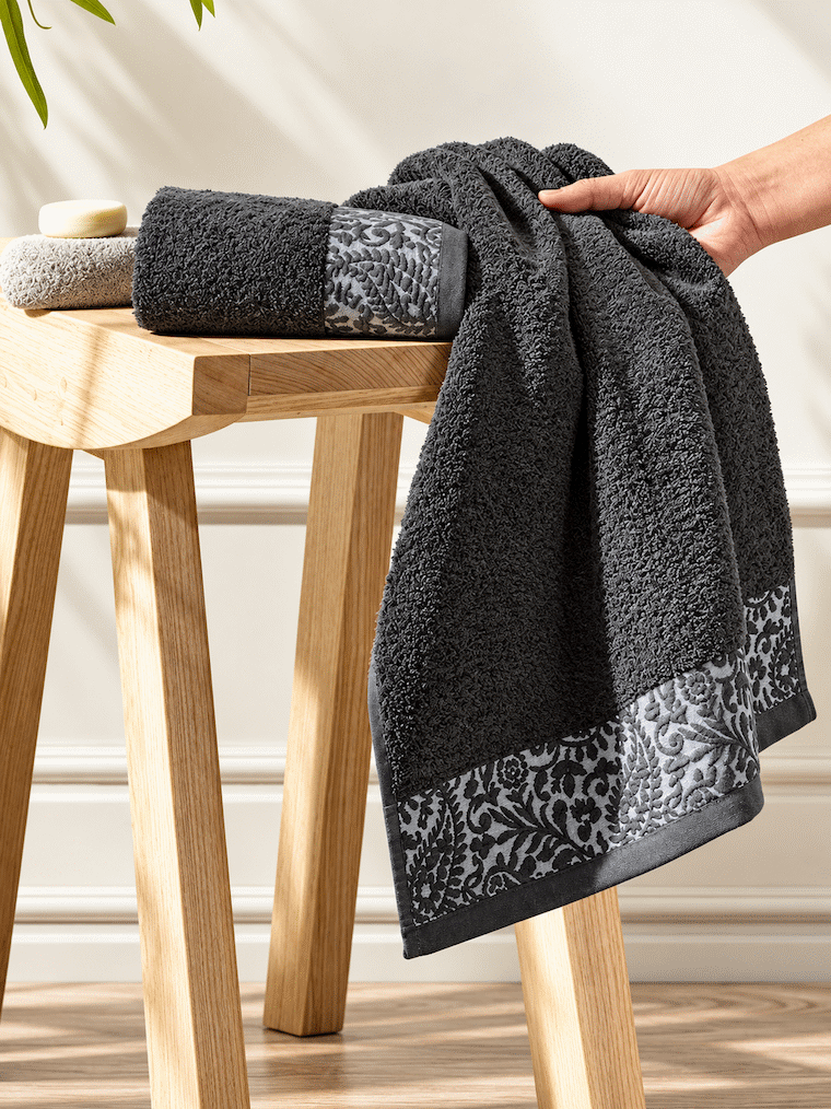 Picasso Hand Towel Floral Border
