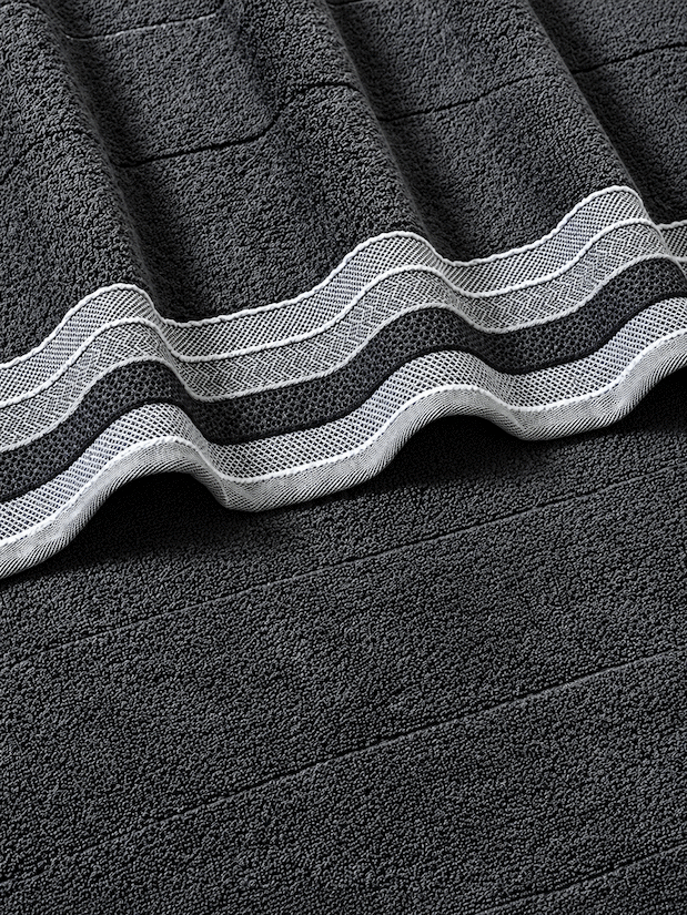Picasso Bath Towel Linear Border
