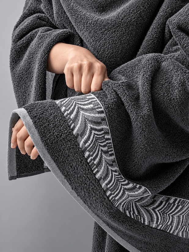 Picasso Bath Towel Herringbone Border