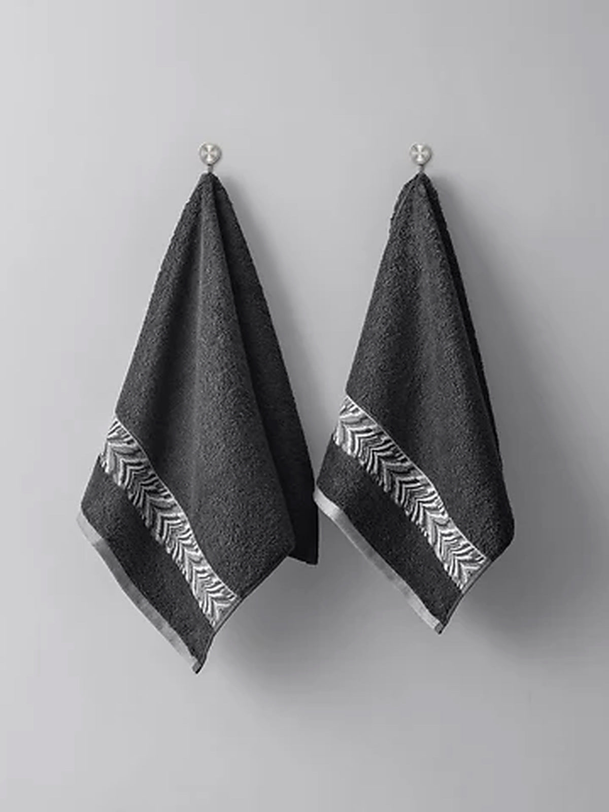 Picasso Hand Towel Herringbone Border