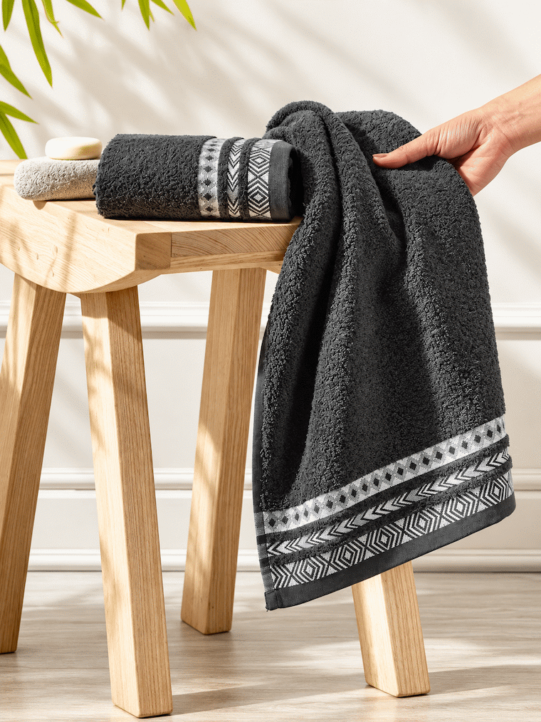 Picasso Hand Towel Tribal Border