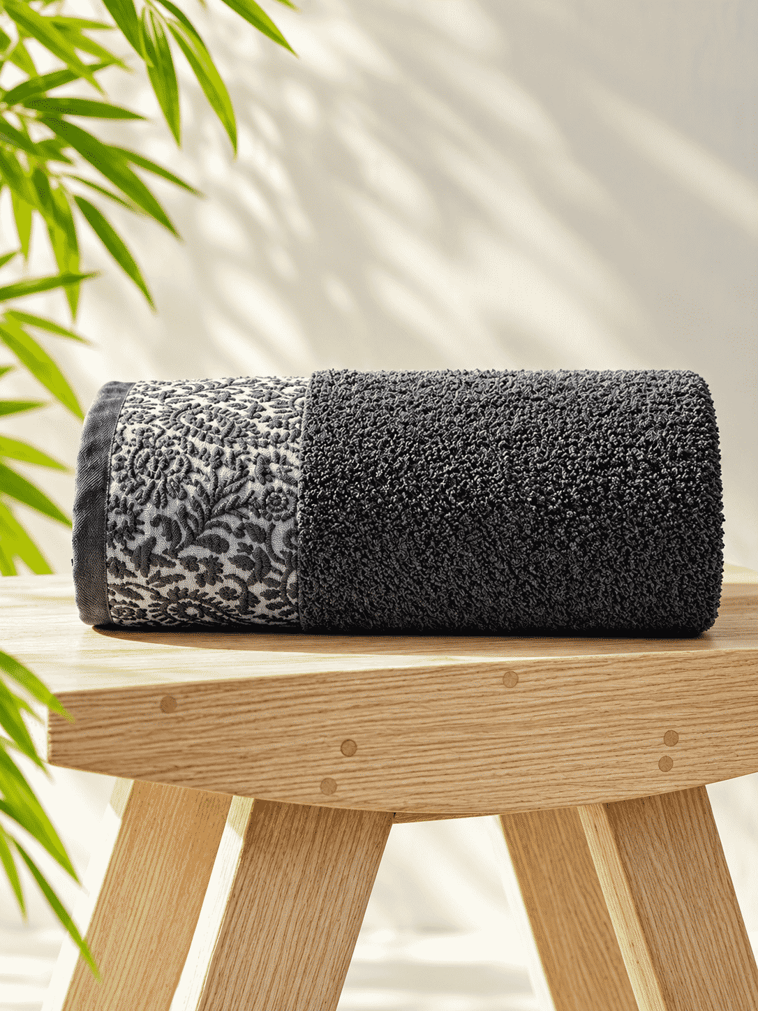 Picasso Bath Towel - Floral Border