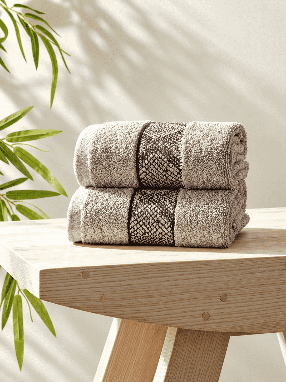 Picasso Hand Towel Diamond Border