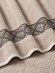 Picasso Bath Towel Diamond Border
