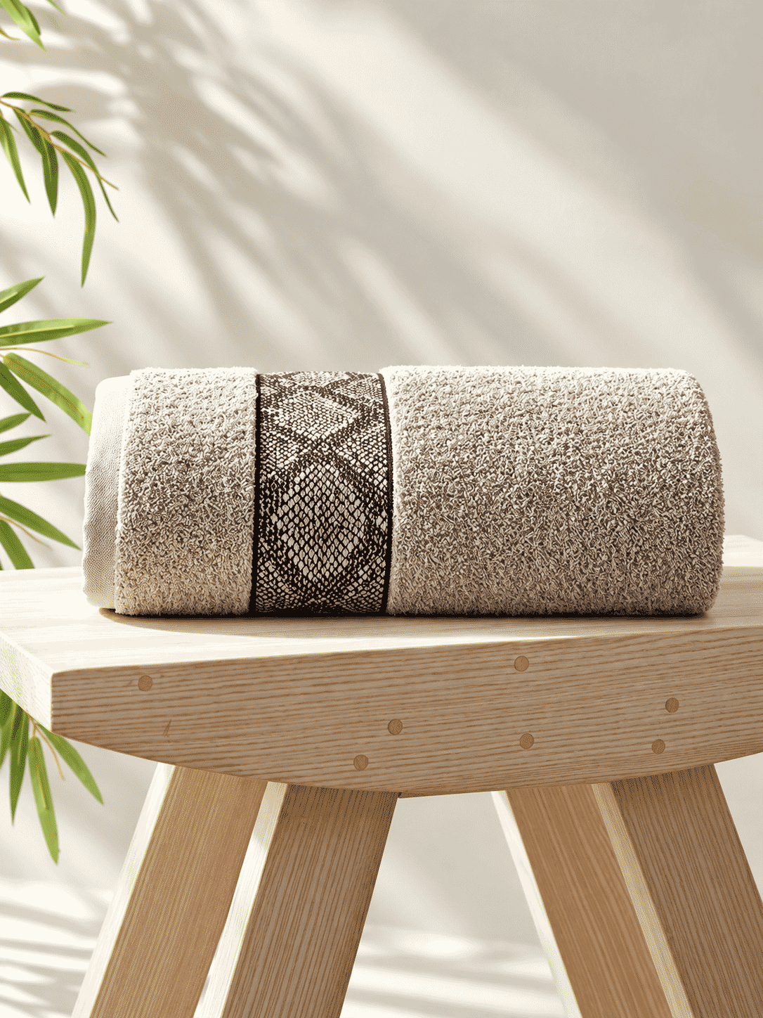 Picasso Bath Towel Diamond Border