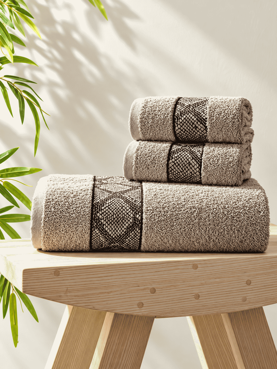 Picasso 3-Piece Towel Set Diamond Border