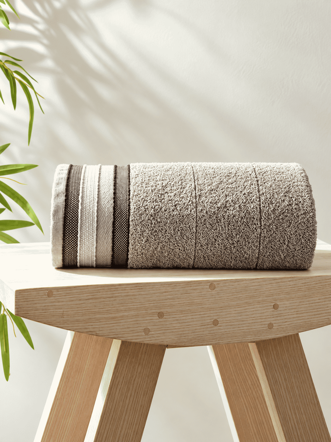Picasso Bath Towel Linear Border