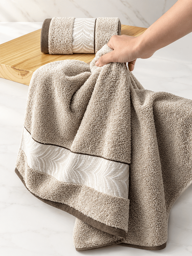 Picasso Bath Towel Herringbone Border