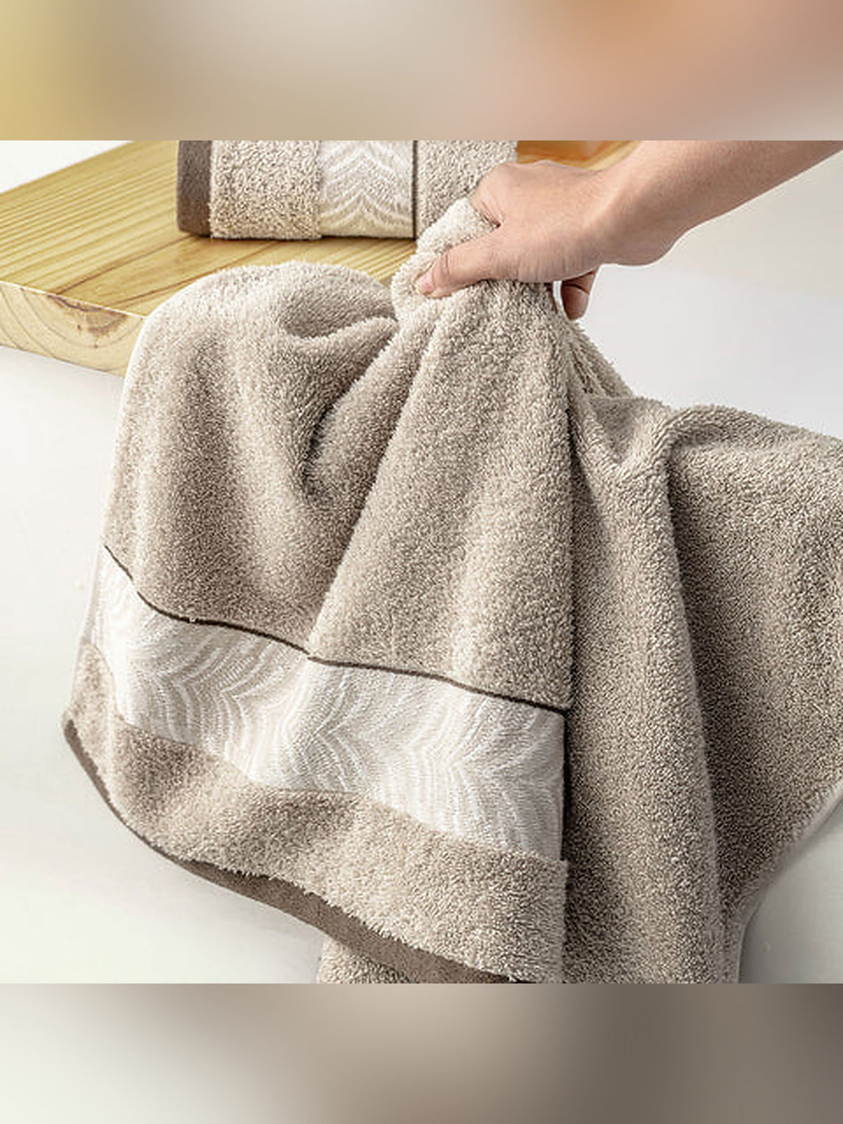 Picasso Hand Towel Herringbone Border