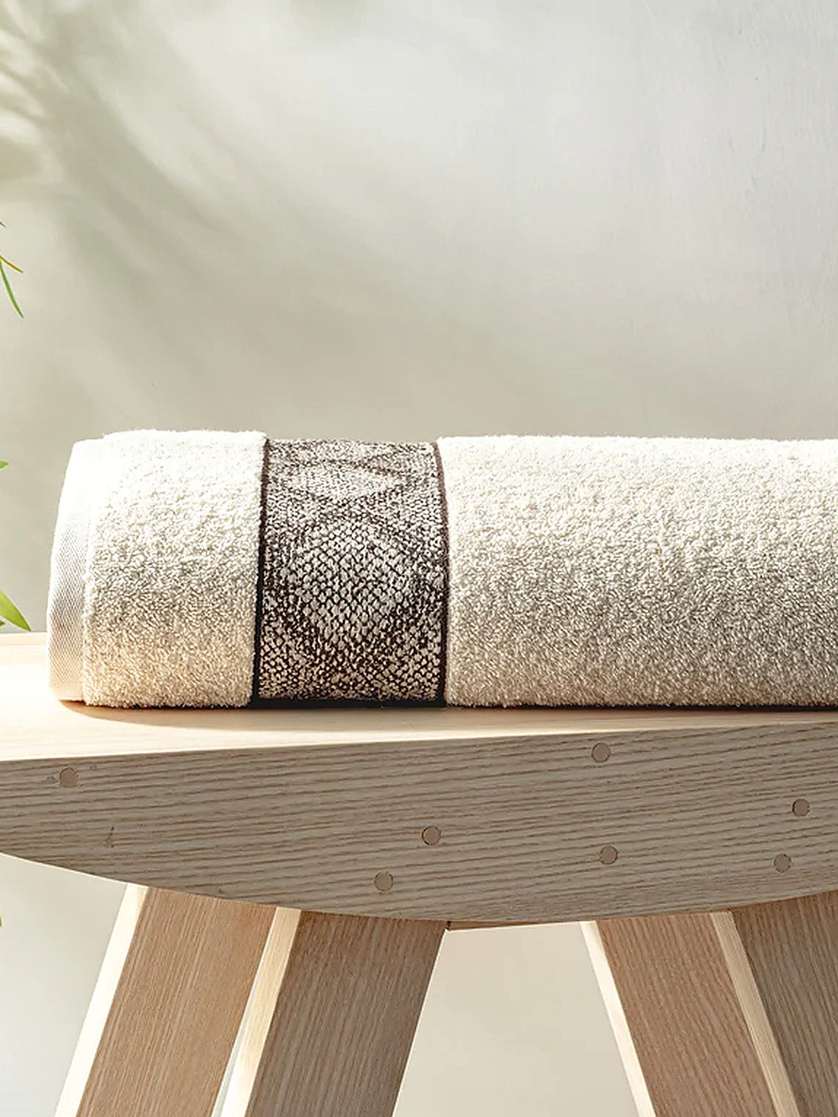 Picasso Bath Towel Diamond Border