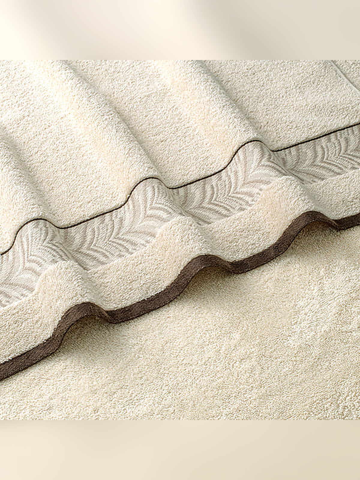 Picasso Bath Towel Herringbone Border