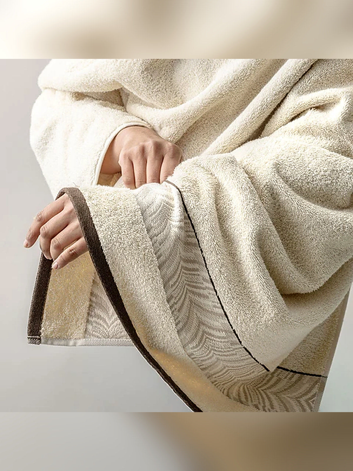 Picasso Bath Towel Herringbone Border