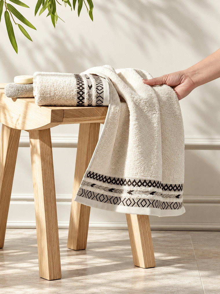 Picasso Hand Towel Tribal Border