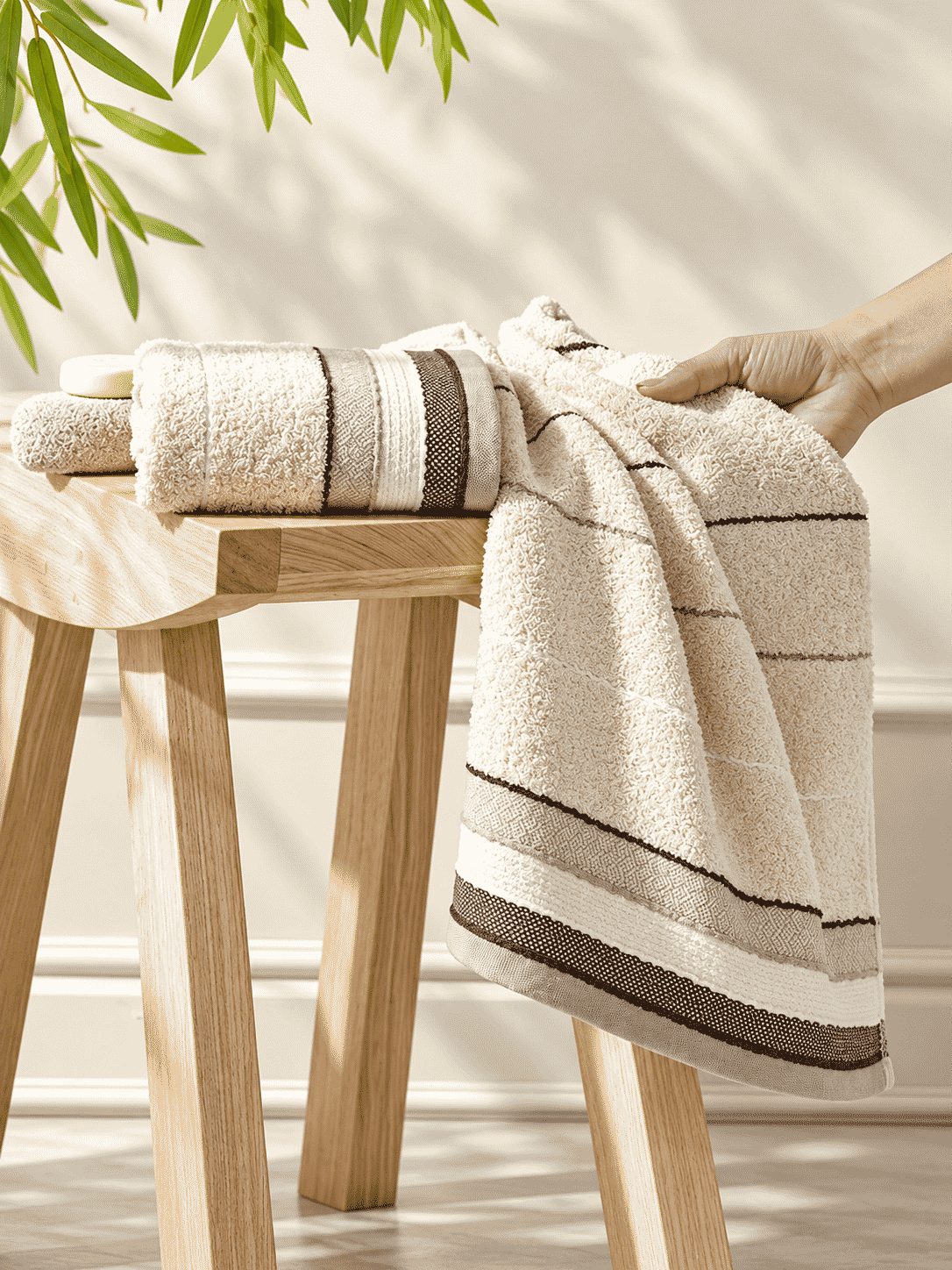 Picasso Hand Towel Linear Border