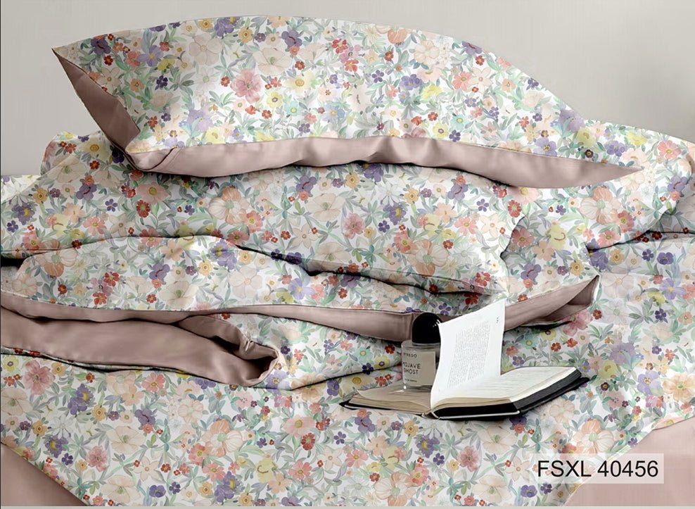 Ivory bedsheet with scattered pastel meadow flowers, Four Seasons 350TC FSXL 40456