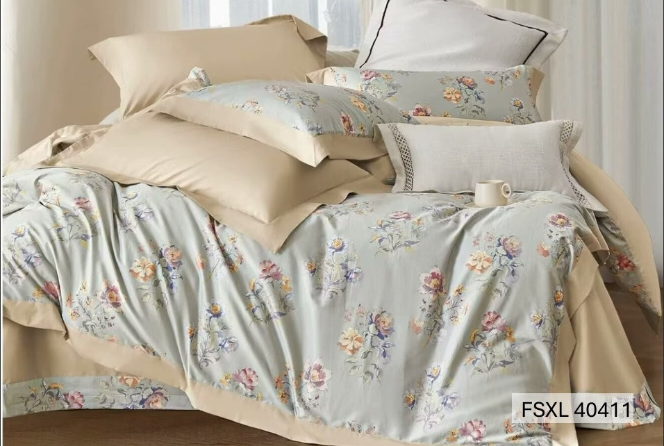 Pale blue-grey bedding with painterly floral sprays, Four Seasons 350TC FSXL 40411