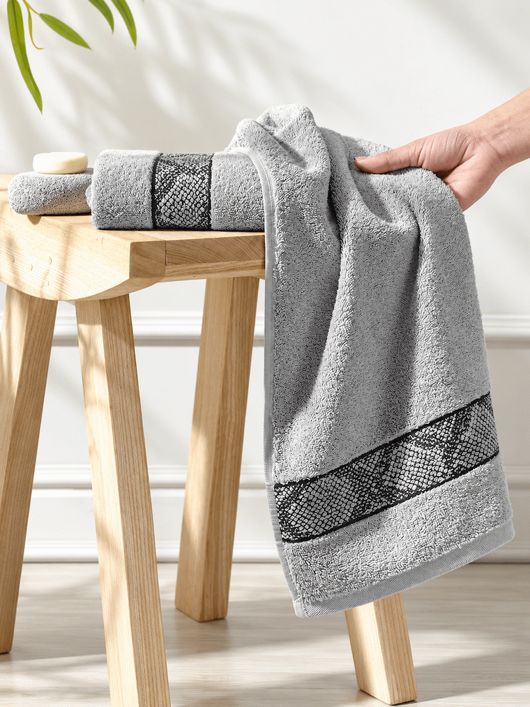 Picasso Hand Towel Diamond Border