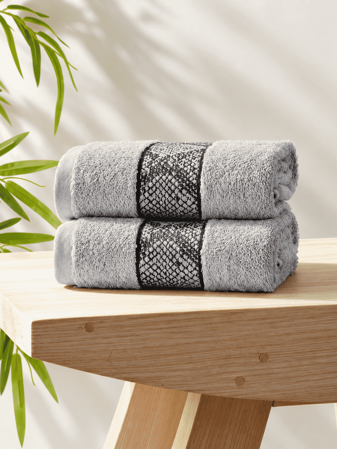 Picasso Hand Towel Diamond Border