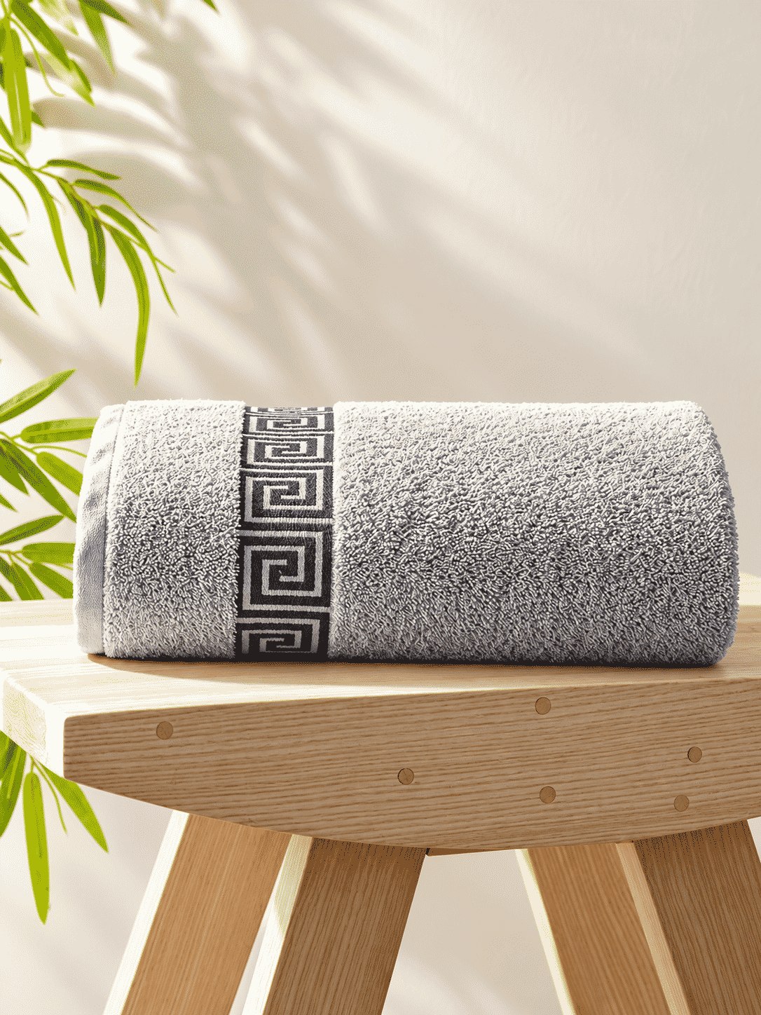 Picasso Bath Towel - Greek Key Border