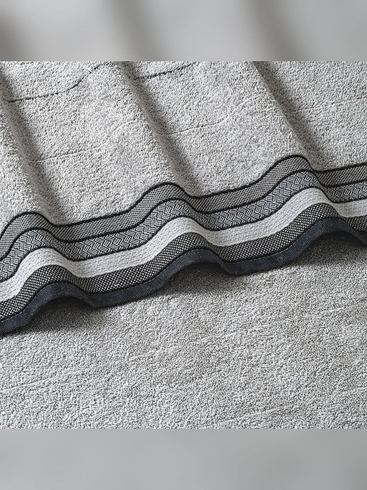 Picasso Bath Towel Linear Border