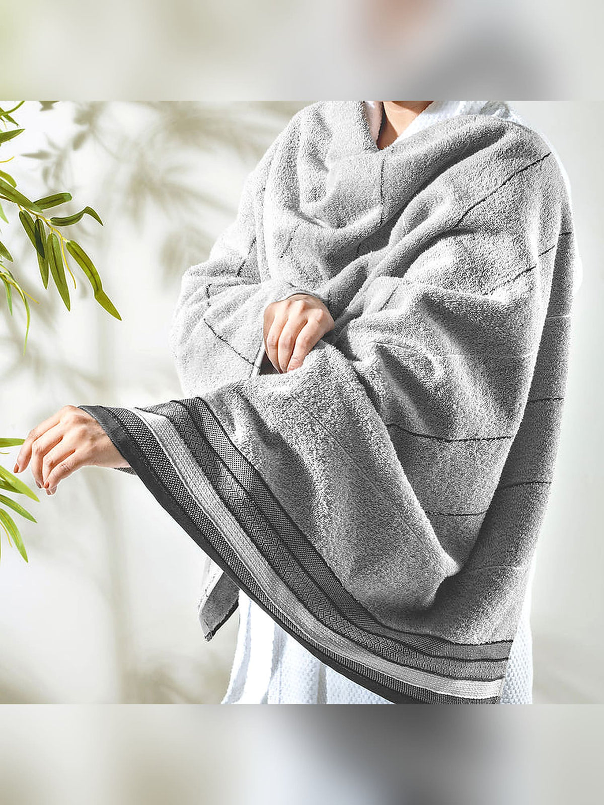 Picasso Bath Towel Linear Border