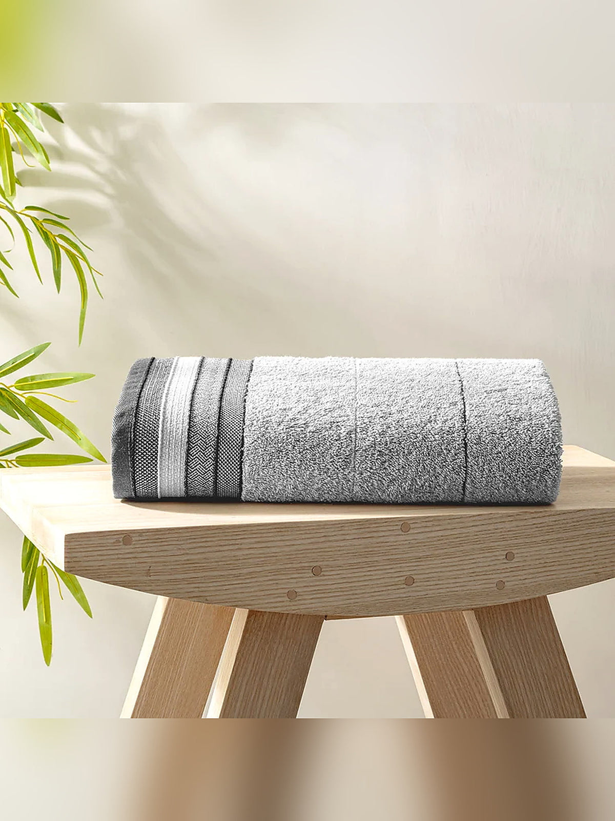 Picasso Bath Towel Linear Border